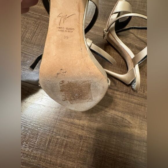 Luxury heels  - Picture 8 of 8